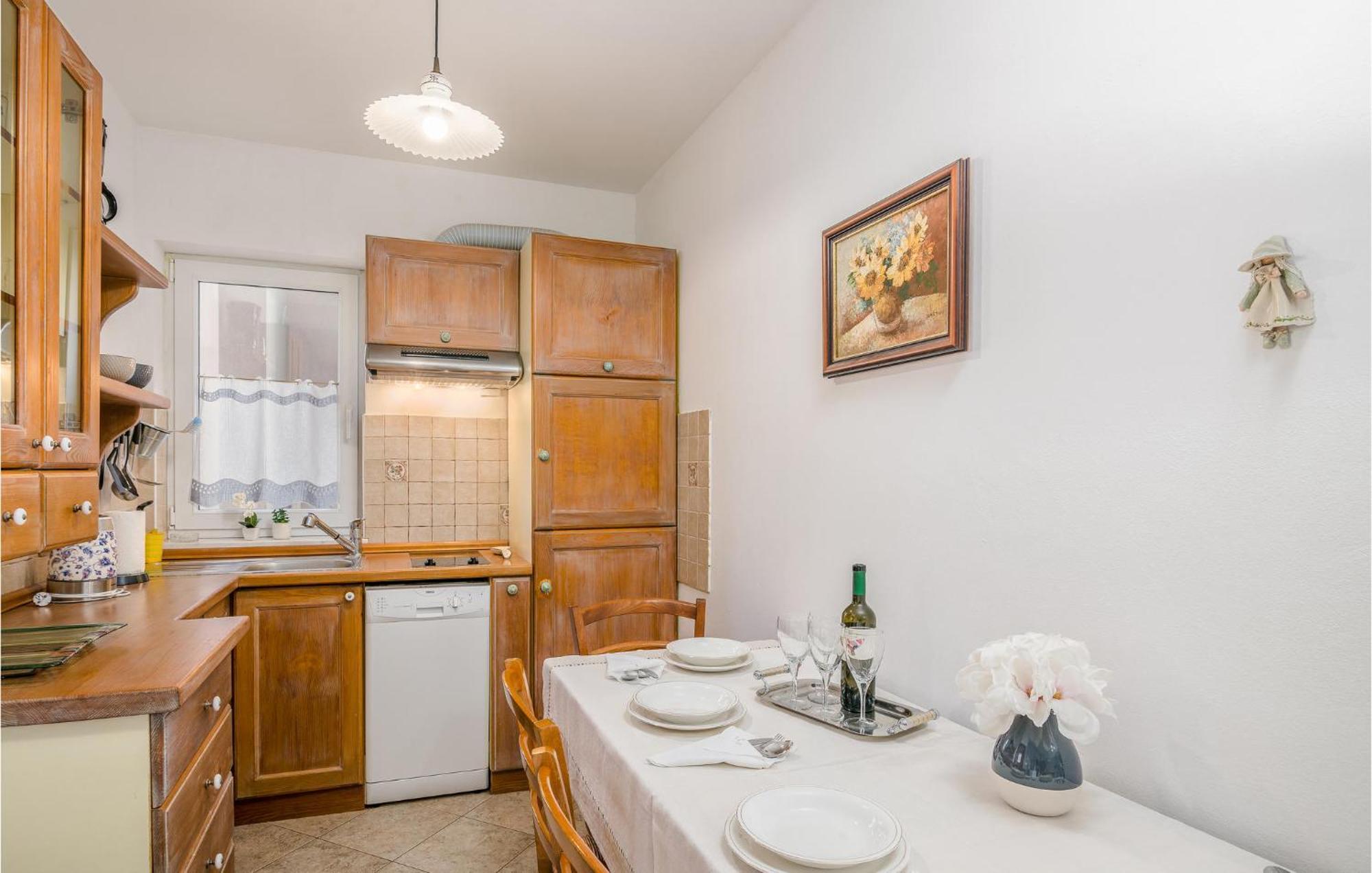 Gorgeous Apartment In Cizici With House Sea View מראה חיצוני תמונה