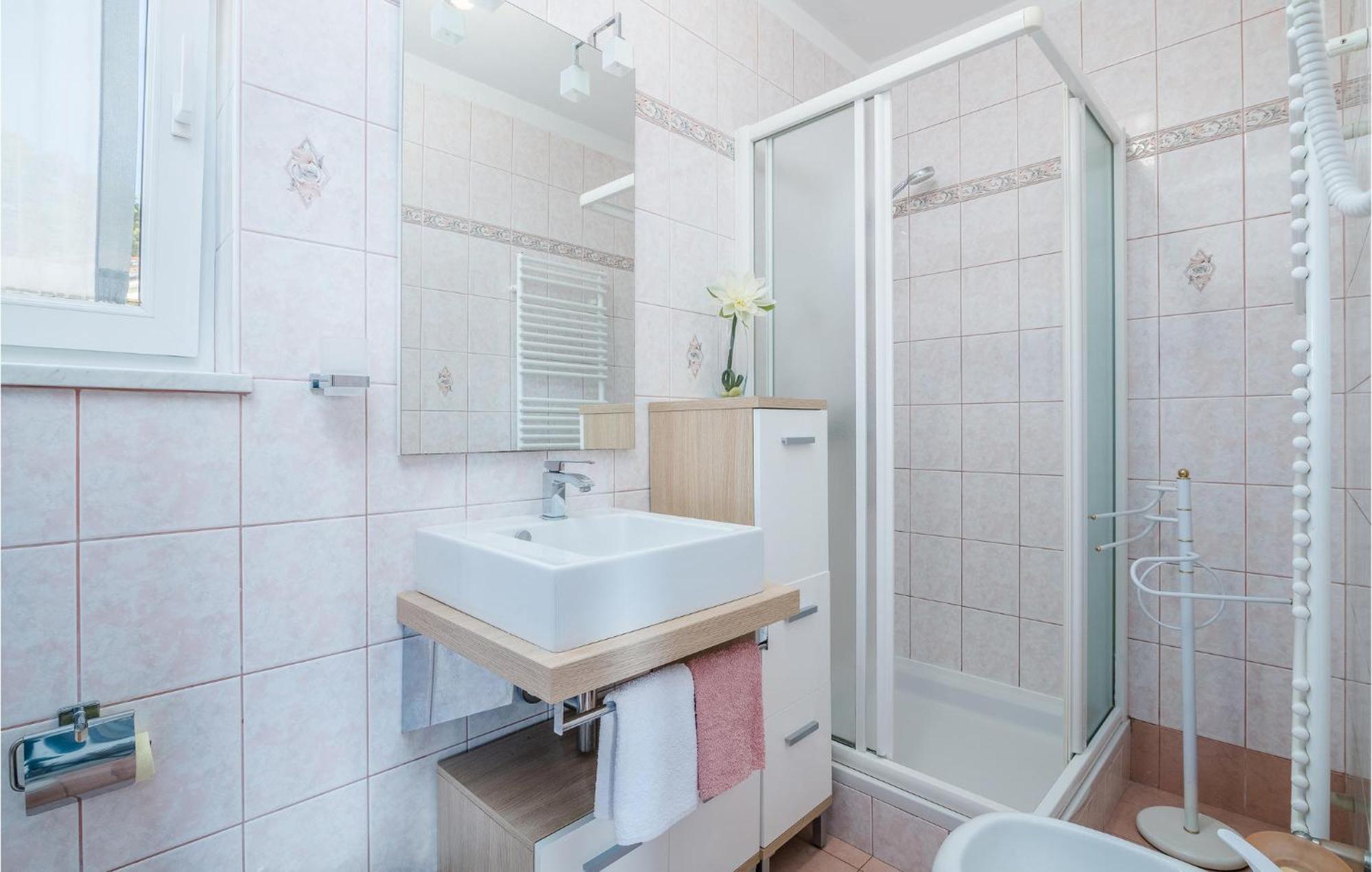 Gorgeous Apartment In Cizici With House Sea View מראה חיצוני תמונה