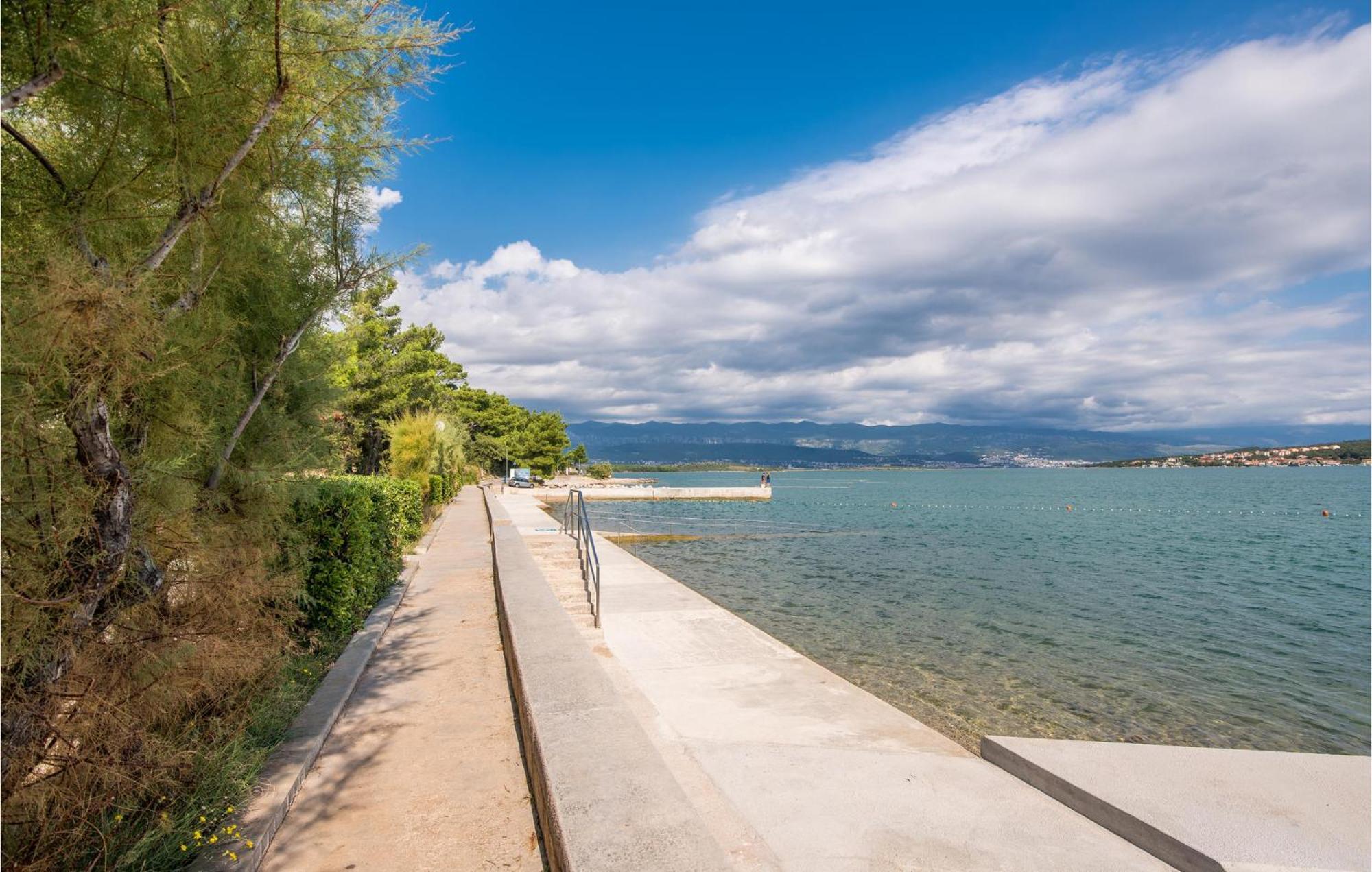 Gorgeous Apartment In Cizici With House Sea View מראה חיצוני תמונה