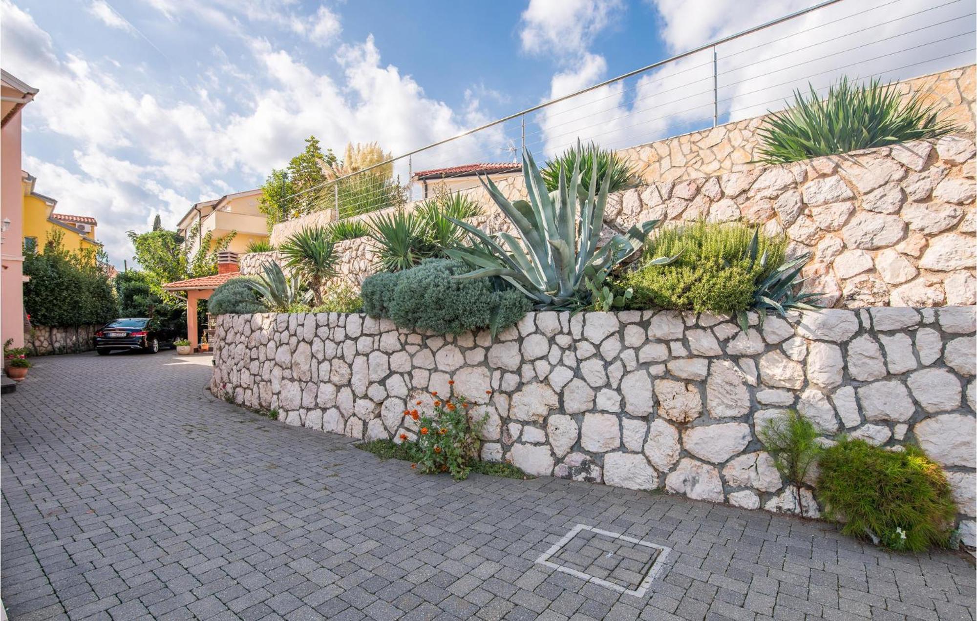 Gorgeous Apartment In Cizici With House Sea View מראה חיצוני תמונה