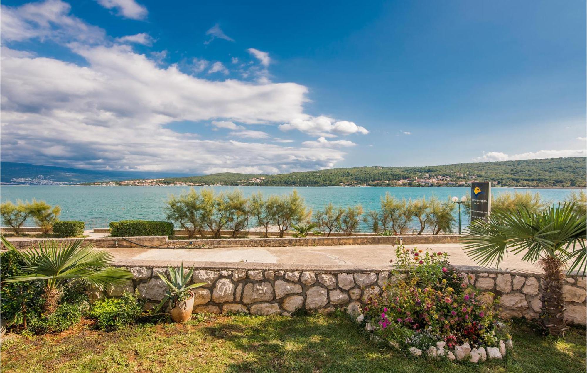 Gorgeous Apartment In Cizici With House Sea View מראה חיצוני תמונה
